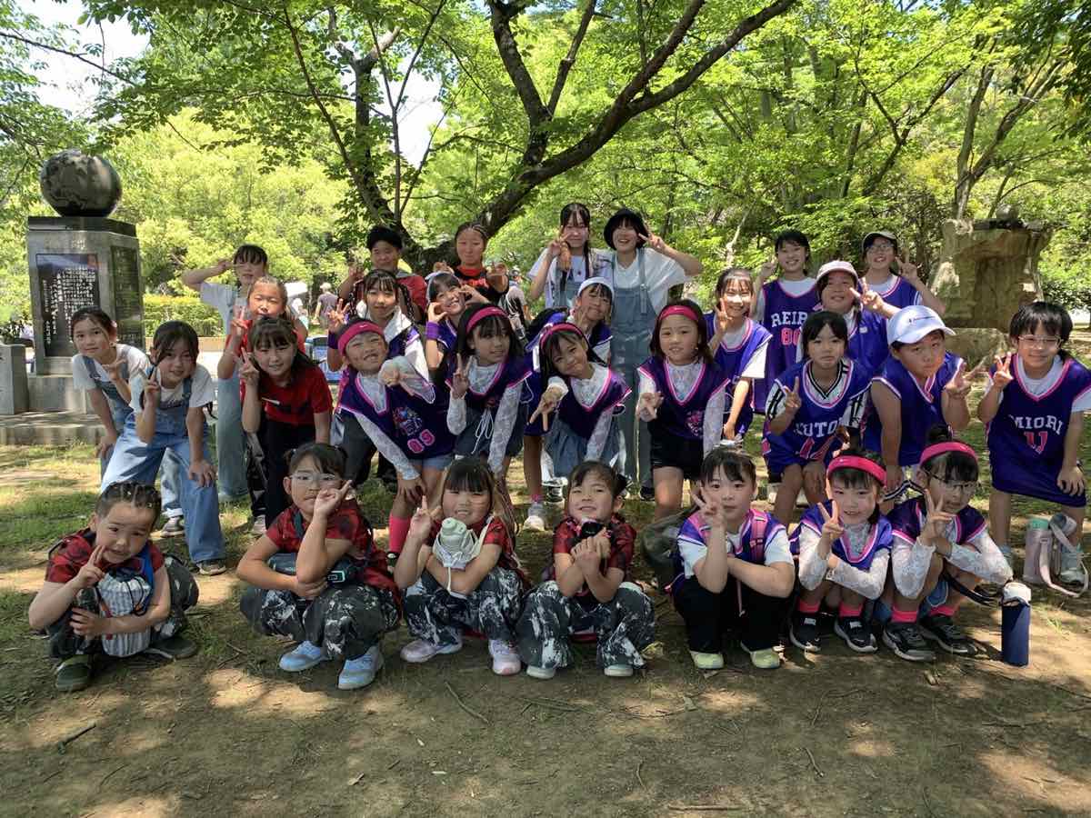 春日部大凧花火大会のキッズダンスに出演する春日部キッズダンスサークルのメンバー集合写真