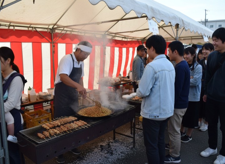 グルメ屋台（イメージ）
